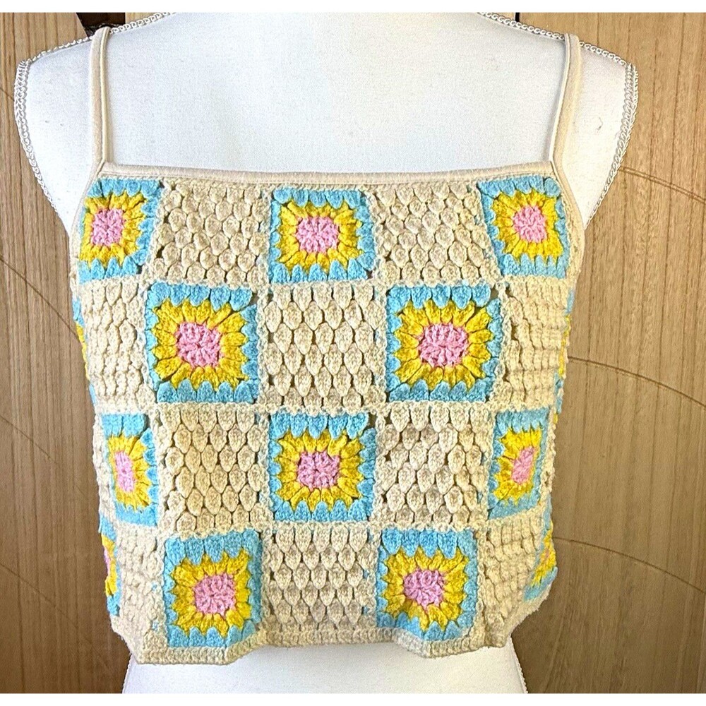 70s boho granny square crochet crop top 🌼 pastel floral knit cami tank L